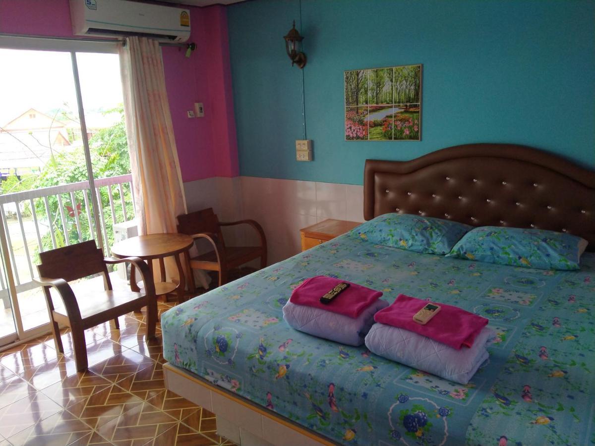 Rueangsrisiri Guesthouse 2 Сукотаи Экстерьер фото